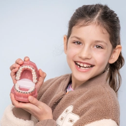 Feste Zahnspangen für Kinder und Jugendliche